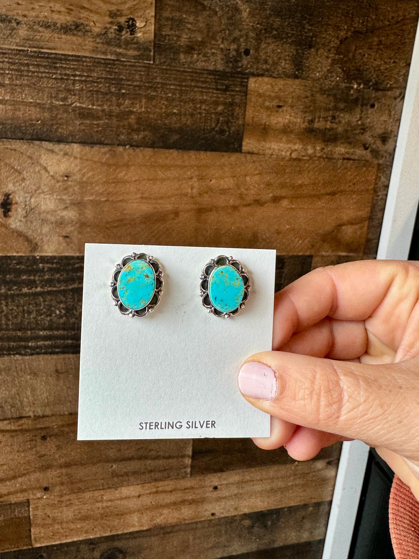 Stud oval kingman turquoise earrings