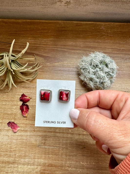 Stud square Dhalia rose earrings option 2