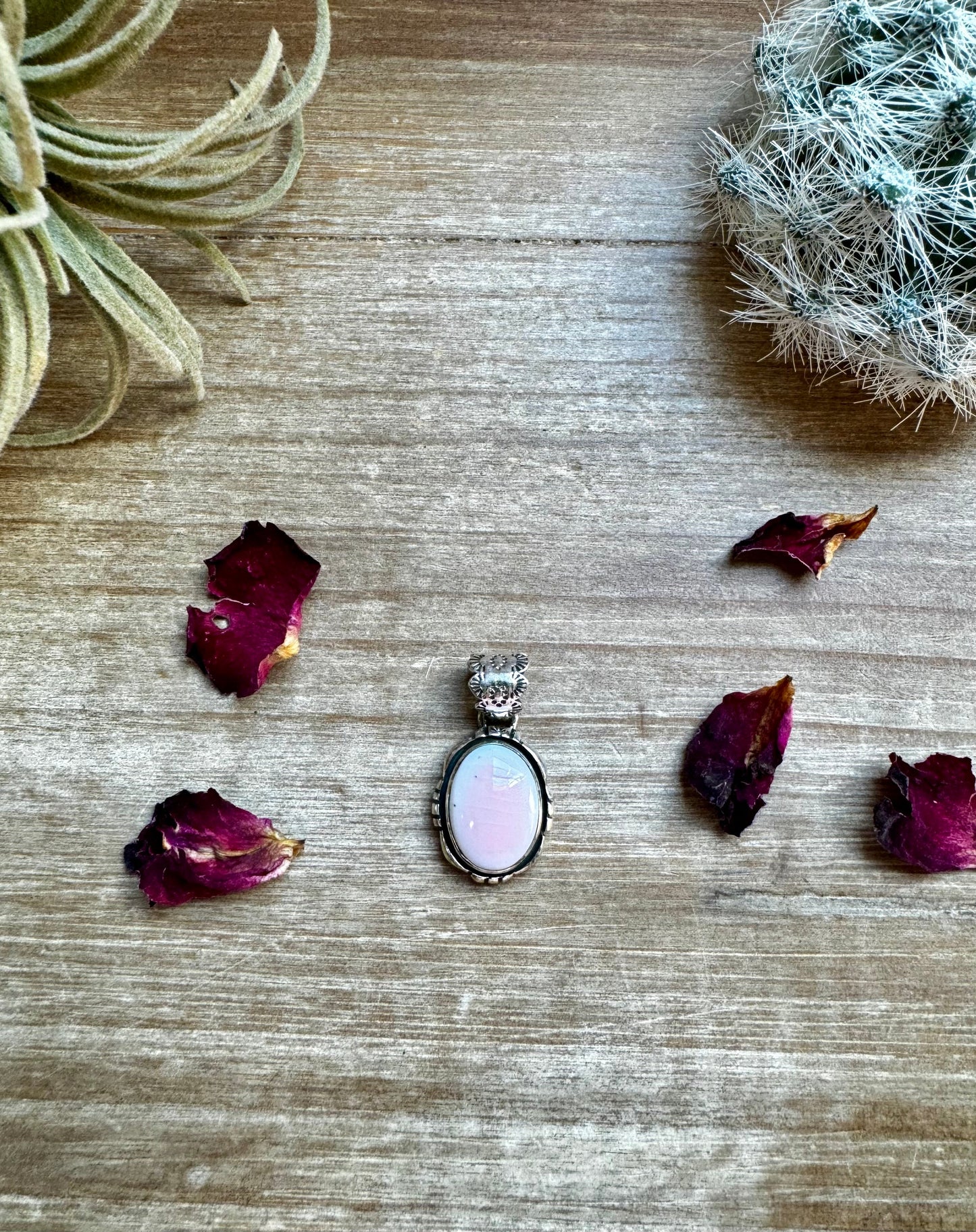 Pendant - sterling silver with pink Conch