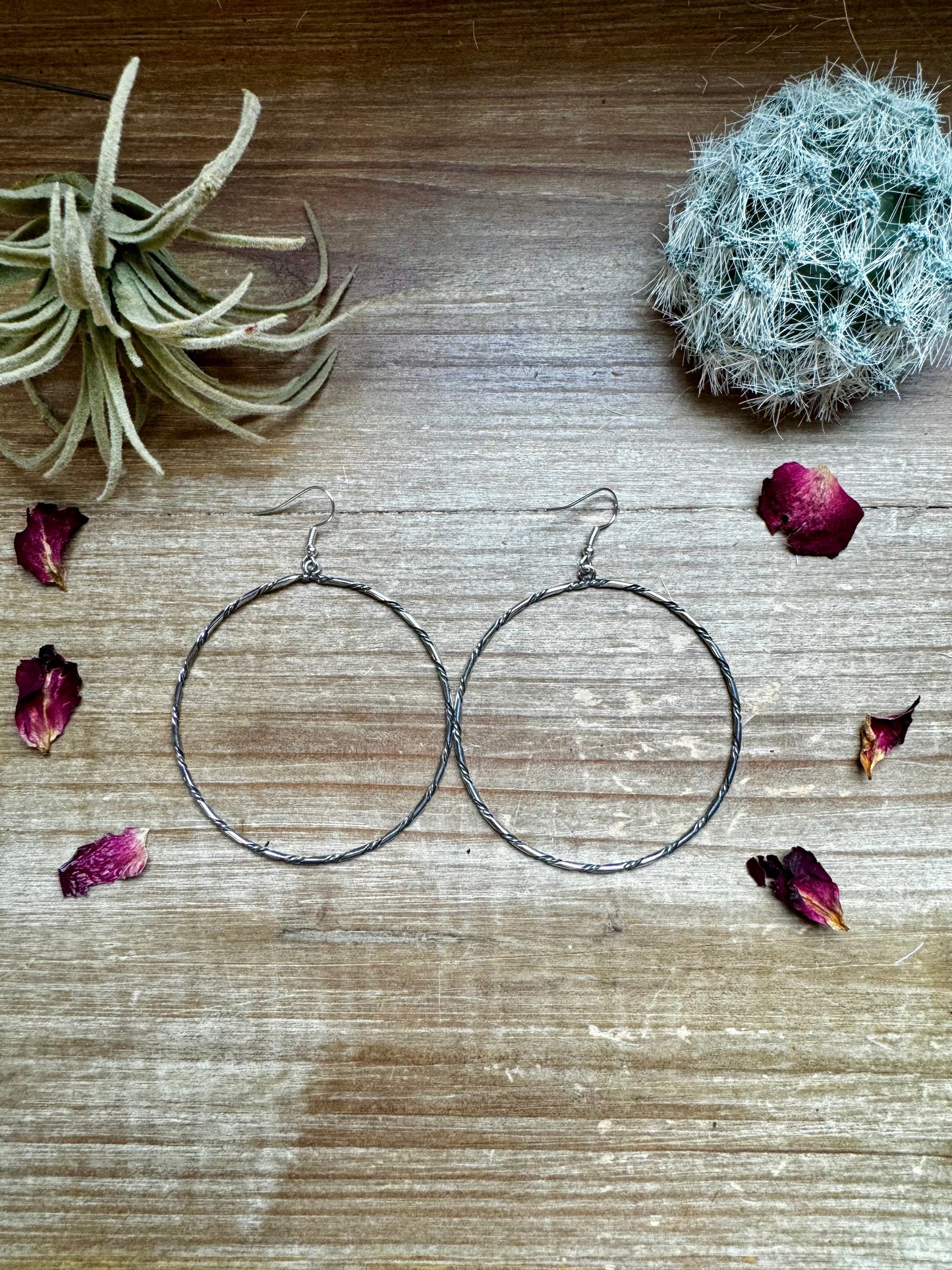 Sterling silver medium hoop -