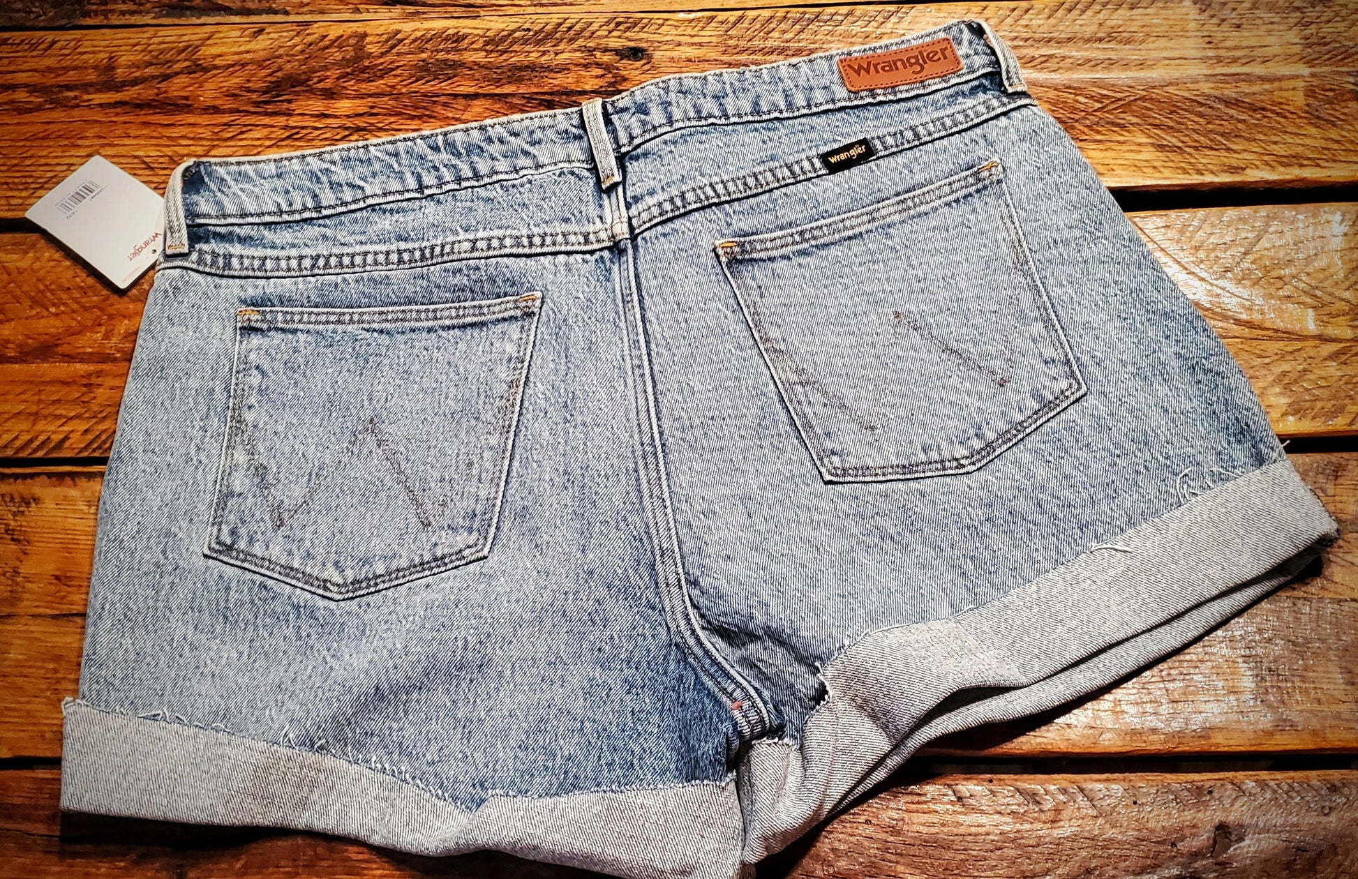 NEW Genuine Wrangler Women's Retro High Rise Distressed Denim Shorts