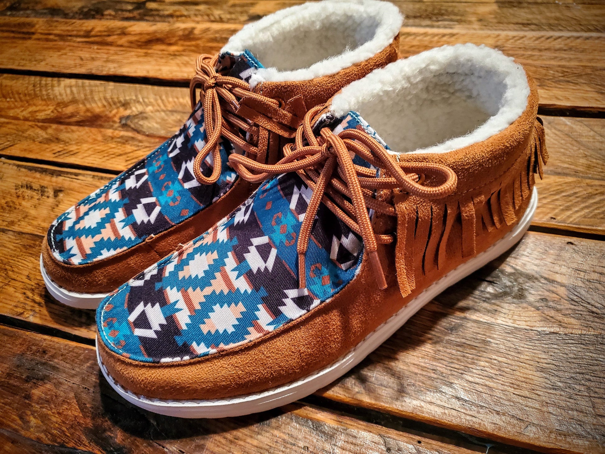 Mesquite Western Aztec Fringe Moccasins