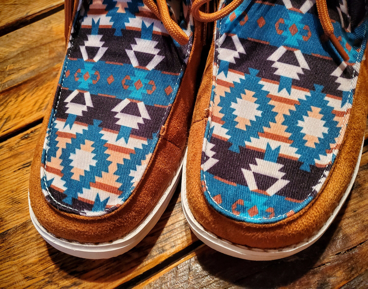 Mesquite Western Aztec Fringe Moccasins