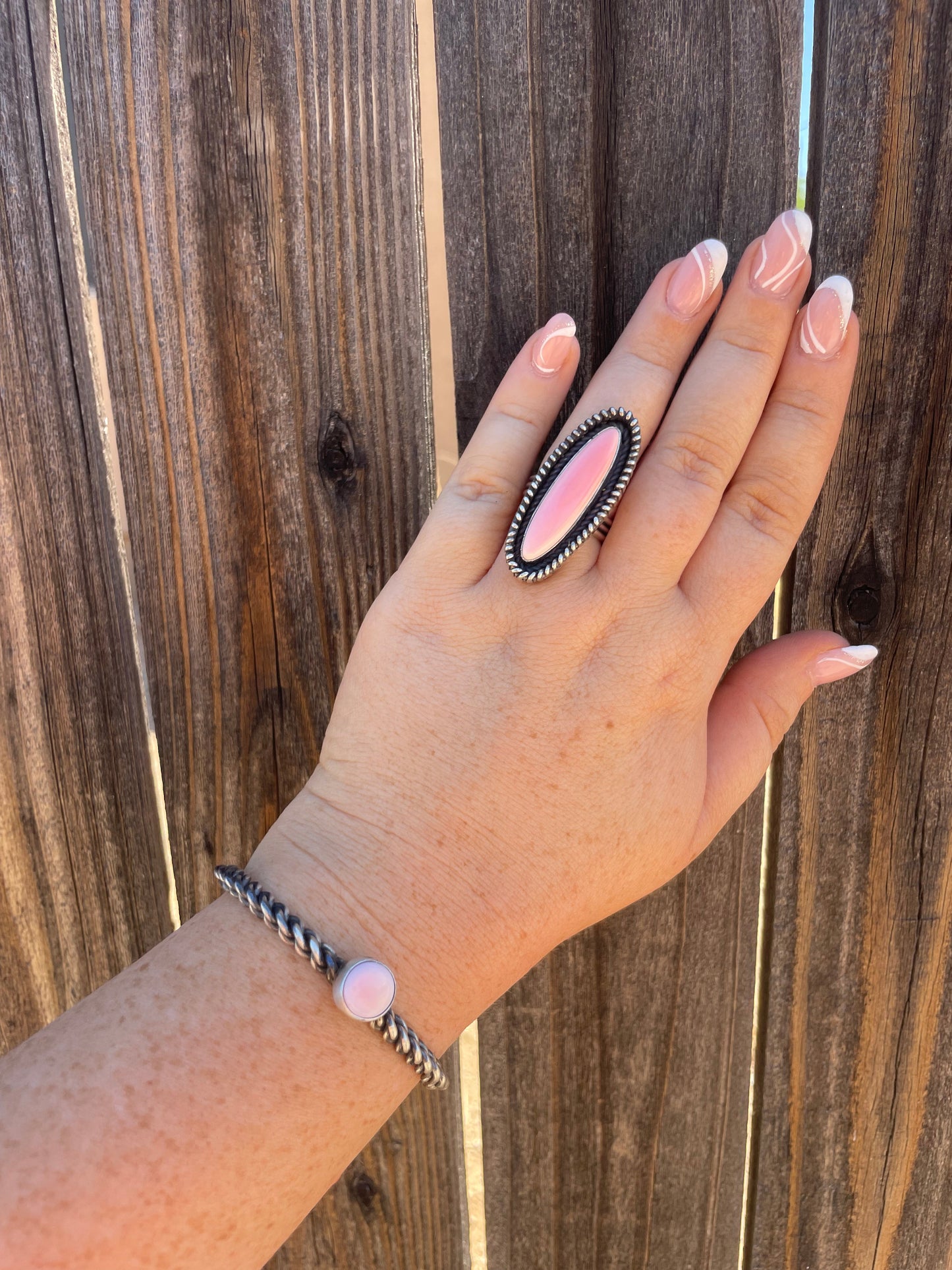 “The Hayden” Beautiful Navajo Sterling Silver & Pink Conch Oval Ring Signed